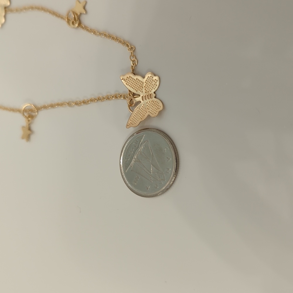 NWT Stunning butterfly necklace
